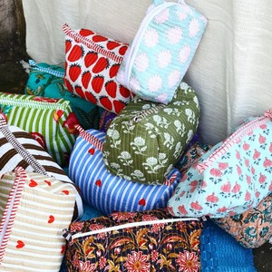 Juego de 3 Bolsas de Maquillaje Acolchadas de Algodón con Estampado de Bloques, Bolsa de Viaje para Artículos de Aseo - Product Image 2