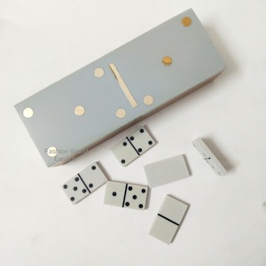 Boîte à dominos noire brillante moderne avec base en bois, élégante boîte de rangement pour jeu de dominos pour le bureau, le salon ou comme idée cadeau - Product Image 4