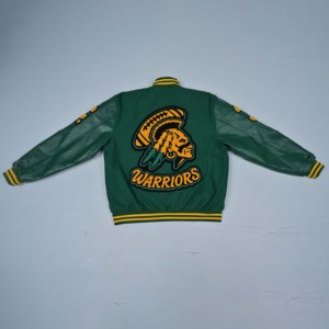 แจ็คเก็ตวาร์ซิตี้วินเทจสำหรับผู้ชาย แจ็คเก็ตเบสบอลแบบ Letterman แขนหนังสั่งทำพิเศษ ทรงเข้ารูป กระดุมเขาสัตว์ ทันสมัย ผลิตตามแบบ OEM - Product Image 2