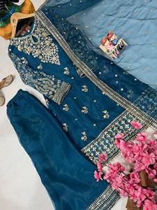 Realza la Belleza de tu Armario con este Conjunto de Salwar Kameez Moderno de Secado Rápido Recién Lanzado para Fiestas - Product Image 4