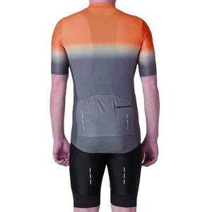 Meilleures ventes : Ensembles d'uniformes de cyclisme personnalisés, respirants, antibactériens, écologiques, 100 % polyester, légers, unisexes - Product Image 3