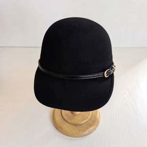 Casquette d'hiver en laine de haute qualité pour activités de plein air et équitation - Product Image 2