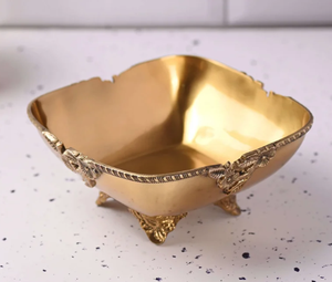 Cuenco Decorativo de Latón con Diseño Floral Hecho a Mano, Acabado Dorado, para Decoración del Hogar, Centro de Mesa y Regalos - Product Image 3