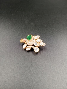 Broche Oiseau de Luxe Amaira Jewels en Argent 925, Pierre Verte Taille Émeraude, Diamants Taille Poire, Sertissage Pavé, Bijoux Fins Unisexe Faits Main - Product Image 5