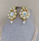 Ensemble de pendentifs ethniques en plaqué or Boucles d'oreilles Belle perle Pierre Look for Wedding Wear Chaîne perlée Moissanite Pierre principale pour les femmes - Product Image 2