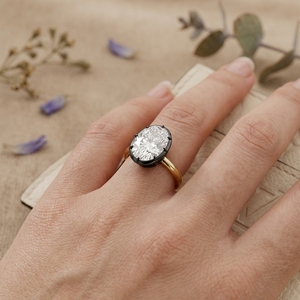 แหวนหมั้นผู้ชายเพชรทรงรีเพาะเลี้ยงในห้องปฏิบัติการ ทองคำขาว 14K ชุบทองคำชมพู ประดับเพชรแบบฝังซ่อน ดีไซน์หรูหราสำหรับงานแต่งงาน - Product Image 2