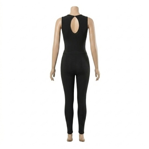 Combinaison sans manches ajustée pour femme, vêtements de sport, extensible dans quatre directions, mélange polyester élasthanne, panneau latéral ergonomique. - Product Image 1