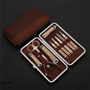 ชุดอุปกรณ์ดูแลเล็บมือและเล็บเท้าอเนกประสงค์ 7 in 1 สำหรับการเดินทาง 24 ชิ้น ทำจากสแตนเลสสตีล บรรจุในกล่องหรูหรา เหมาะสำหรับเป็นของขวัญงานแต่งงาน - Product Image 3