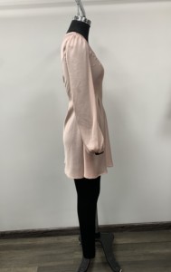 Minivestido rosa de satén con cuello en V y mangas abullonadas, corte en A, informal, holgado, manga tres cuartos, color liso, para uso diario - Product Image 3