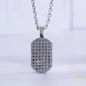 Pendentif animalier Hip Hop exclusif avec sertissage de diamants de laboratoire entièrement incrustés et finition argentée - Product Image 5