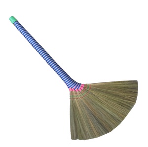 Balai de paille asiatique Deluxe Vietnam Balai de paille souple 40 "fait à la main Balai d'herbe douce pour l'intérieur et l'extérieur avec échantillon gratuit - Product Image 4