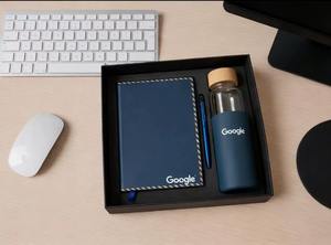 Coffret Cadeau d'Entreprise en Cuir PU de Qualité Supérieure avec Agenda, Porte-clés, Bouteille et Porte-monnaie pour Promotion Commerciale Disponible à la Vente - Product Image 2