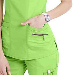 Blusa Médica Contemporánea de Corte Ajustado con Abertura Lateral para Movimiento Libre, Uniforme de Hospital para Mujer - Product Image 2