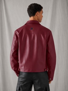 Chaqueta de cuero cómoda diseñada con material duradero y estilo moderno para uso casual y al aire libre, diseñada para brindar estilo y comodidad. - Product Image 3