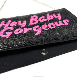Precioso Bolso de Mano Plegable de Seda Negra Hecho a Mano con Texto 'Hey Baby', Bolso de Fiesta Duradero para Mujer, Cierre Magnético Portátil - Product Image 3
