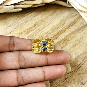 Bague en laiton ethnique Lapis Lazuli au look premium, plaquée or 18 carats, motif tribal Chevron, bijoux statement pour femmes, vente en gros/OEM/ODM - Product Image 5