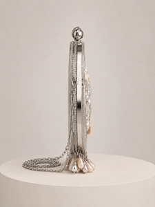 Bolso Mini de Latón con Cristales de Perla, Cierre Ovalado a Presión, Correa de Mano, Bandolera, Borla Decorativa y Bordado - Product Image 5