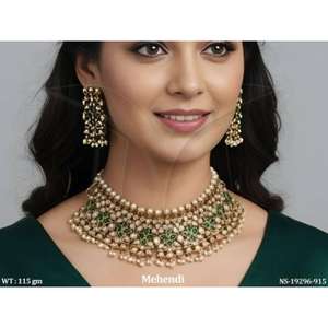 Ensemble de colliers traditionnels pour occasions festives, bijoux ethniques indiens pour mariée, design élégant et remarquable, accessoires de mode pour mariage et fête - Product Image 2