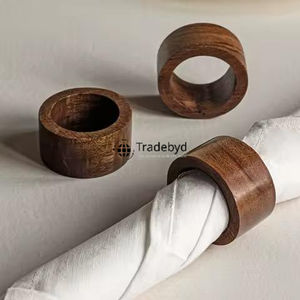 Anneaux de serviette classiques en bois de qualité supérieure, faits à la main, durables et écologiques, accessoires décoratifs pour table de mariage par Tradebyd - Product Image 1