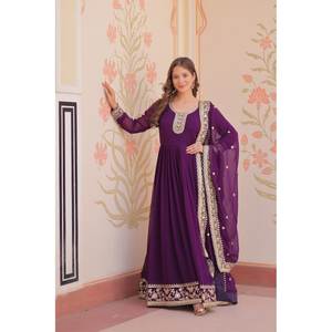 Designer Robes de bal Belle robe et Dupatta pour Party Wear - Product Image 1