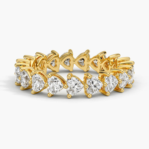 Anillo de Diamantes con Corte Corazón y Engaste Completo de Puntas Compartidas - Product Image 2
