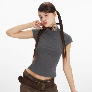 Top Corto de Cuello Alto Gris para Mujer, Manga Corta, Ajustado, de Punto, Algodón, Estilo Minimalista para Primavera/Verano - Product Image 4