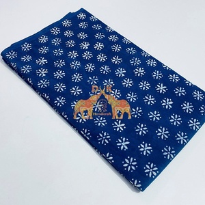 Tela Suave con Estampado Floral Sanganeri Indigo de la India, Textil Ecológico para el Hogar, para Ropa de Cama, Cortinas, Forros, Bolsas, Juguetes y Accesorios - Product Image 4