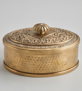 Caja de metal dorada con relieve ornamentado para frutos secos, contenedor de lujo para dátiles, lata decorativa con perilla estriada para regalo, ideal para fiestas y eventos. - Product Image 4