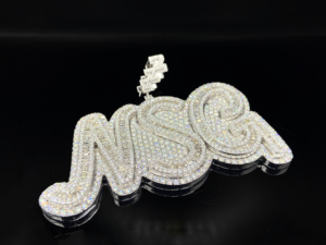 Pendentif Logo Personnalisé The Ice Legacy pour Homme, Plaqué Or, en Alliage, avec Diamants, Style Hip-Hop Streetwear, Idéal pour les Fêtes - Product Image 4