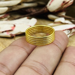 Anillo Geométrico de Varias Capas de Última Moda, Anillo Minimalista de Latón para Hombre, Chapado en Oro de 18K, Diseño de Múltiples Líneas para Venta al por Mayor/OEM/ODM - Product Image 2