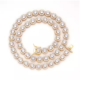 Collar con Colgante de Diamante Moissanite Corte Esmeralda, Joyería de Lujo con Estilo Urbano - Product Image 2