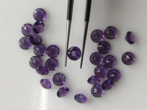 Ametyste africaine naturelle violette 6 mm, pierres précieuses brutes taille brillant pour la fabrication de bijoux - Product Image 4