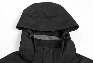 Veste matelassée imperméable à capuche pour homme, couleur unie, fermeture éclair, style sportif, vêtement d'hiver, coupe classique, extérieur en polyester - Product Image 2