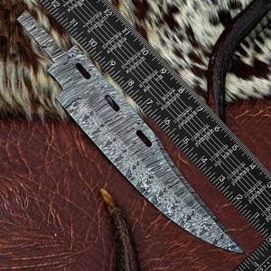 Lame de couteau Bowie en acier de Damas de 12,5 po – Lame forgée à la main, pleine longueur, style médiéval, forgée par un forgeron, pièce brute - Product Image 6