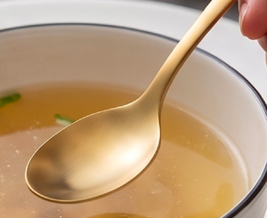 Ensemble de couverts en acier inoxydable finition miroir doré, élégant, compatible lave-vaisselle, pour événements de restauration et usage en cuisine - Product Image 3