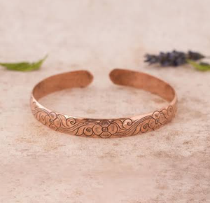 Bracelet de poignet en cuivre pur de luxe, gravé de motifs géométriques, bijou en métal tendance au design exquis - Product Image 5