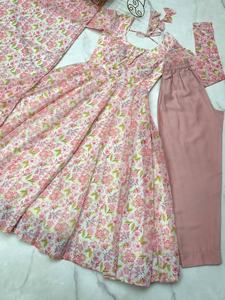 Salwar Kameez Tradicional de Fabricante Indio, Chifón Naranja con Estampado Floral Digital, Secado Rápido, para Todas las Temporadas, Colorido, para Damas - Product Image 4