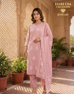 Ensemble Kurta en coton bleu brodé pour femme Hari Om Creations avec broderie géométrique faite à la main, col en V, manches trois quarts, longueur intégrale - Product Image 5