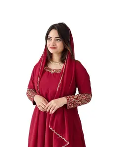 Màu xanh và màu đỏ georgette vải với vàng thêu ấn độ thiết kế chudidaaar với chiều dài dài kurti với lấy trộm