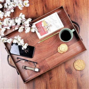 Bandeja de servir de madera de acacia con patrón grabado, diseño vintage hecho a mano para uso decorativo en bares, restaurantes y hoteles. - Product Image 6
