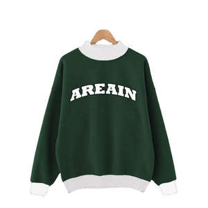 Sweat-shirt rouge et blanc à col rond avec grande inscription blanche sur le devant, manches longues, bordure contrastante aux poignets et à l'ourlet, vêtements à marque privée - Product Image 5