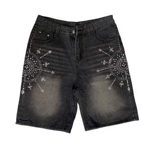 Shorts en jean pour hommes, style streetwear, personnalisés, délavés vintage, avec strass, par un fabricant de denim - Product Image 1