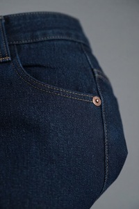 Pantalon en jean pour homme, coupe droite, bleu classique, décontracté, pour tous les jours, en denim de coton, streetwear, confortable et tendance - Product Image 4