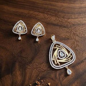 Elegante Juego de Collar y Pendientes de Diamantes de Platino Estilo Americano Real para Mujer, Ideal para Fiestas, Bodas y Festivales - Product Image 1