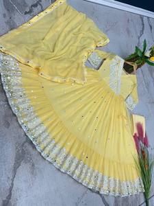 Hermoso Vestido Largo Anarkali Amarillo Moderno de Estilo Indio, con Dupatta de Diseñador, para Mujer, para Fiestas de Diwali, de Alta Calidad, Envío Rápido - Product Image 2