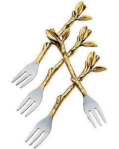 Juego de cuchara y tenedor de metal con diseño floral vintage, acabado de alto brillo, resistente al óxido, para bodas y ocasiones especiales. - Product Image 2
