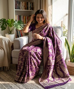 Sari de Seda Moderno con Blusa Sin Coser, Ropa Étnica para Mujer, Ropa para Bodas y Fiestas, Moda de India y Pakistán 85276 SHUBH- SF-1104 - Product Image 3
