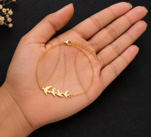 Pulsera de Cadena Chapada en Oro de Plata 925 para Mujer, Joyería Fina Minimalista para Uso Diario, Diseño con Patrón de Pájaros en Tono Oro de 22K - Product Image 3