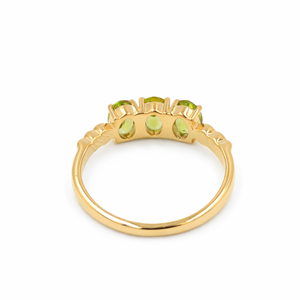 แหวนเงินแท้ 925 ประดับเพอริดอทดีไซน์รูปไข่ พร้อมดีไซน์รูปหัวใจด้านข้าง ชุบทอง 1 ไมครอน และโรเดียม - Product Image 6