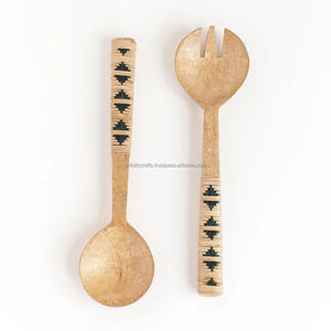 Ensemble de saladiers en bois d'acacia de qualité supérieure, écologiques, avec manches longues |   Ustensiles de service élégants en bois pour la salle à manger et la cuisine - Product Image 2